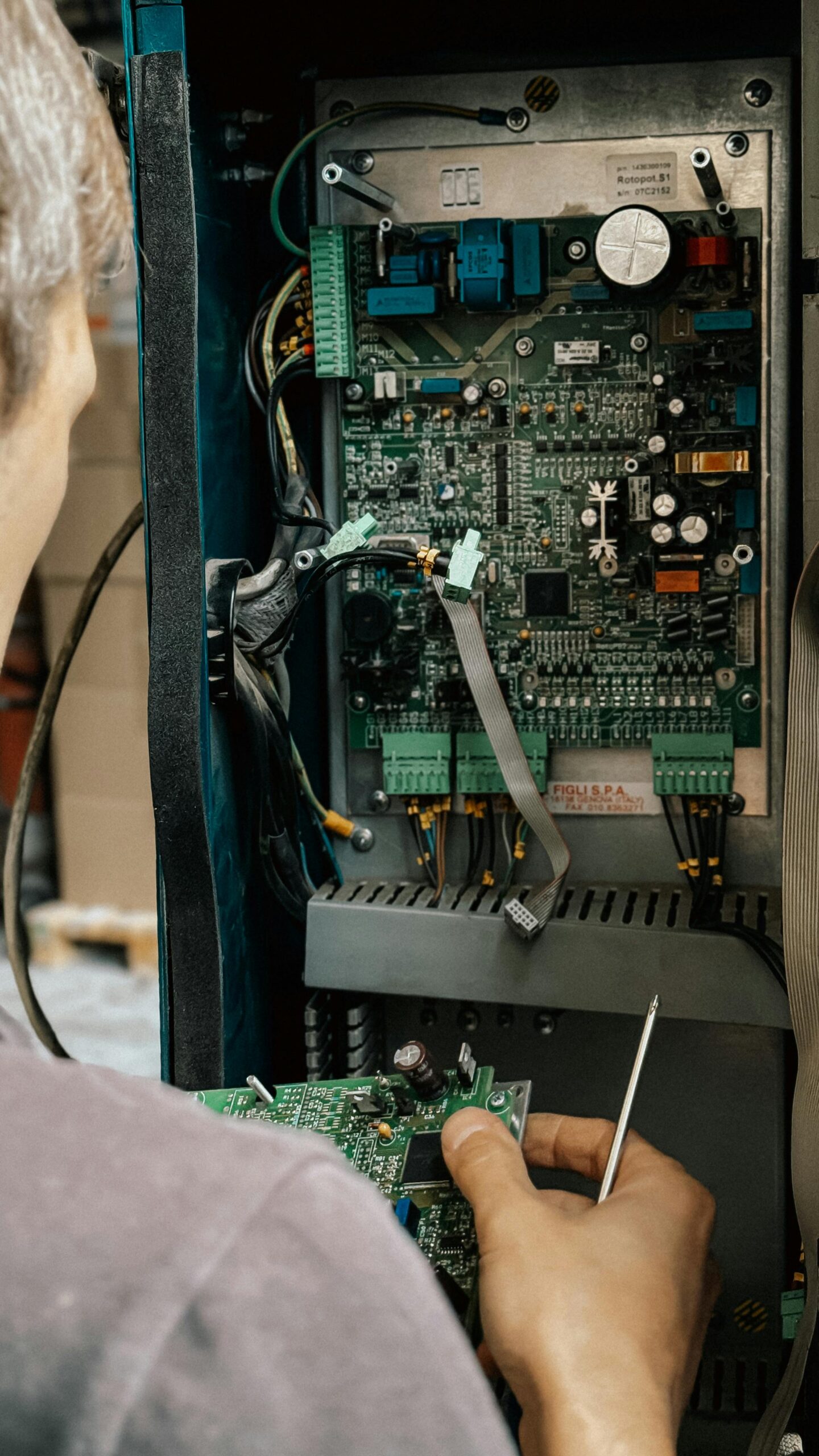 Como dimensionar corretamente a carga elétrica na indústria