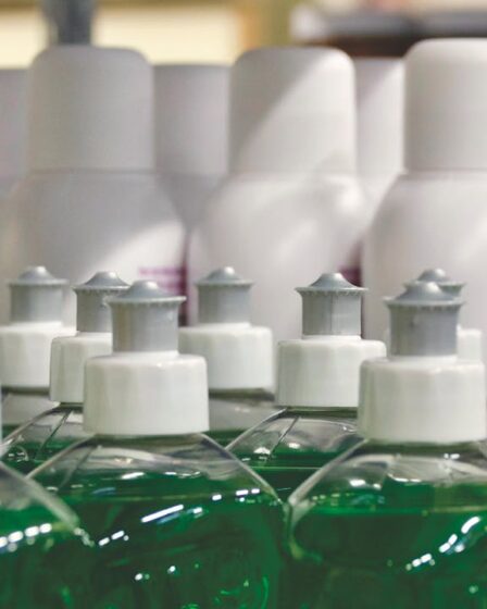 5 Produtos de Limpeza Essenciais para Escritórios