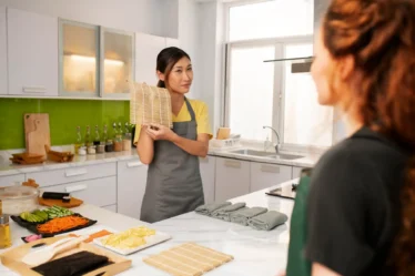 Da cozinha ao cliente final: cuidados com preparo, proteção e descarte