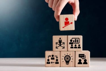 A gestão baseada em aprendizado contínuo fortalece a inovação, melhora decisões e aumenta a competitividade empresarial.