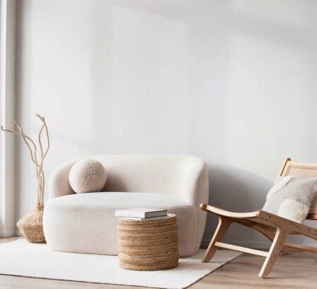 A decoração minimalista combina funcionalidade, organização e estética para criar ambientes leves, confortáveis e visualmente equilibrados.